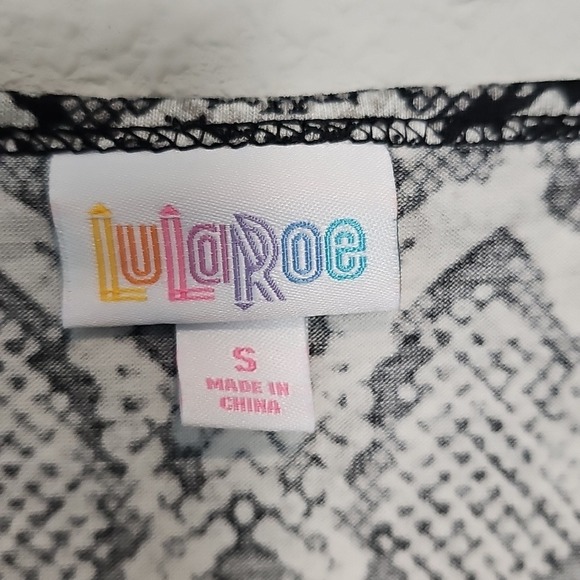 Lularoe Small Monochrome Rusched Sleeve Top Womens - Picture 2 of 4